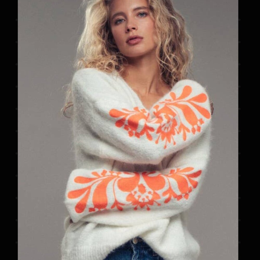 Urban Bohemian Floral Sleeve Snow White Fuzzy Knit V-neck Sweater